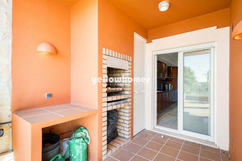 2-bedroom ground floor apartment overlooking the Golf Course, Carvoeiro